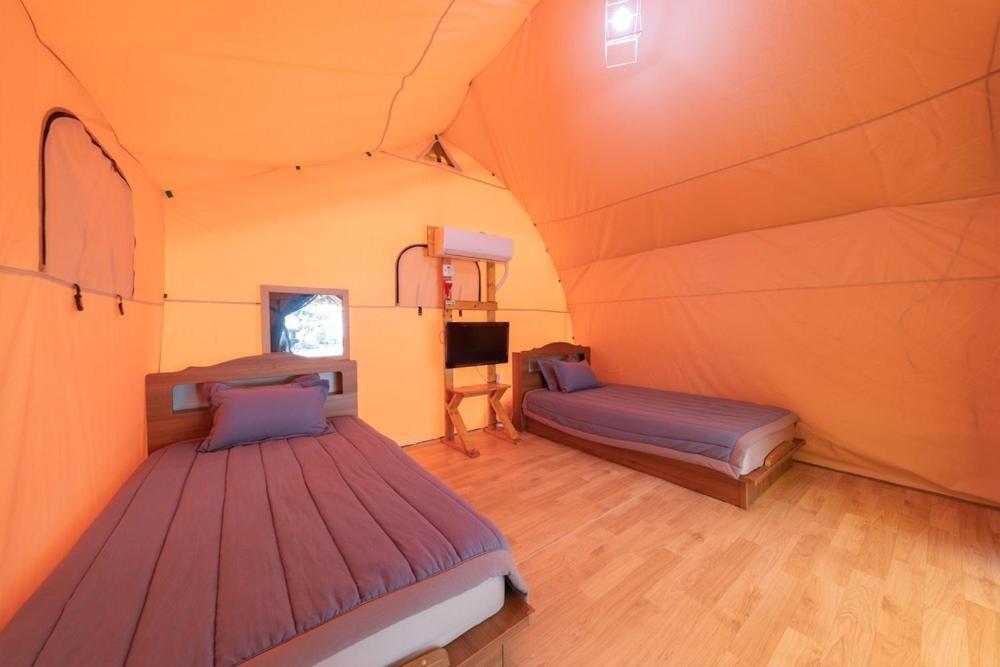 Inje Naerincheon Glamping Hotel Bilik gambar