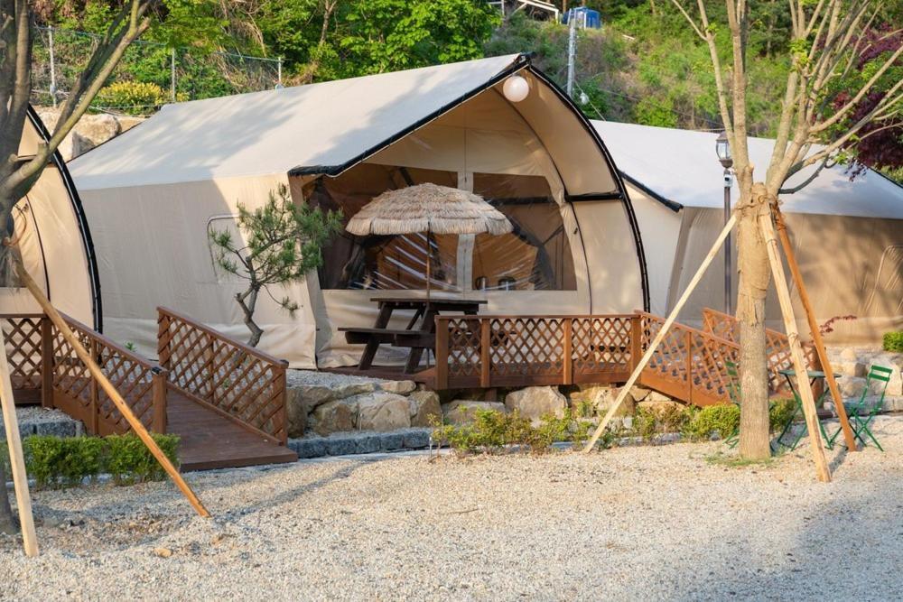 Inje Naerincheon Glamping Hotel Luaran gambar