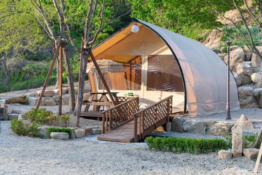 Inje Naerincheon Glamping Hotel Luaran gambar