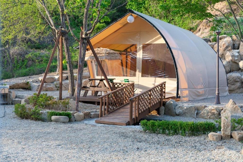 Inje Naerincheon Glamping Hotel Luaran gambar